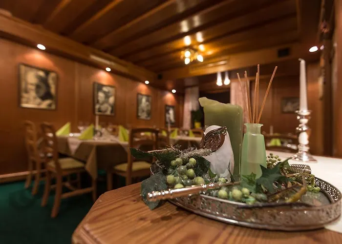 Hotel-pension Platzl 호텔 3*